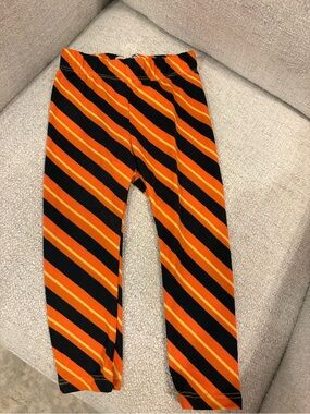 btween Orange and Black Diagonal Stripe Leggings